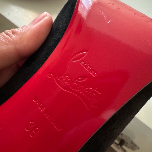 Christian Louboutin SO KATE black suede pump. Size 38. - Picture 4 of 10